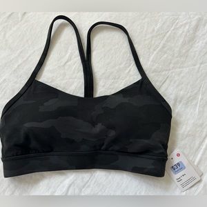 NWT Lululemon Athletica, Size 4 Flo Y Sports Bra. Black Camo!